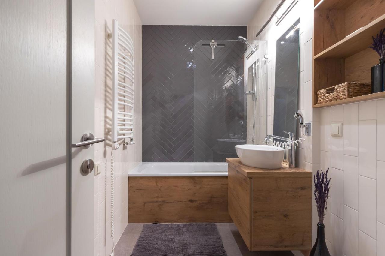 Pilies Street Exclusive Apartment By Reside Baltic Вильнюс Экстерьер фото